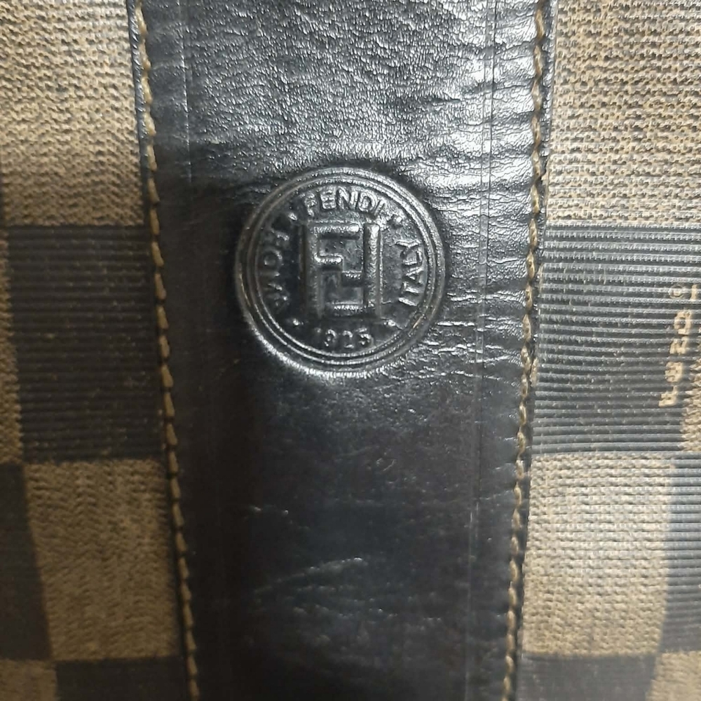 FENDI Vintage/Retired 1994 Pequin Daimer Shoulderbag - Picture 2 of 16